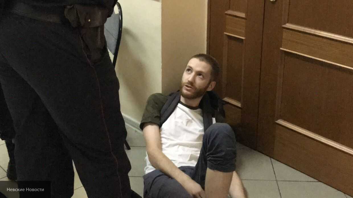 Полиция Петербурга отрицает нападение сотрудника МВД на Давида Френкеля