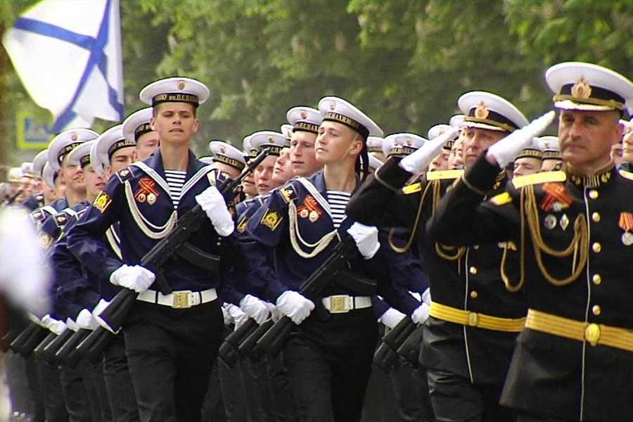 Украину возмутил парад Победы в Крыму