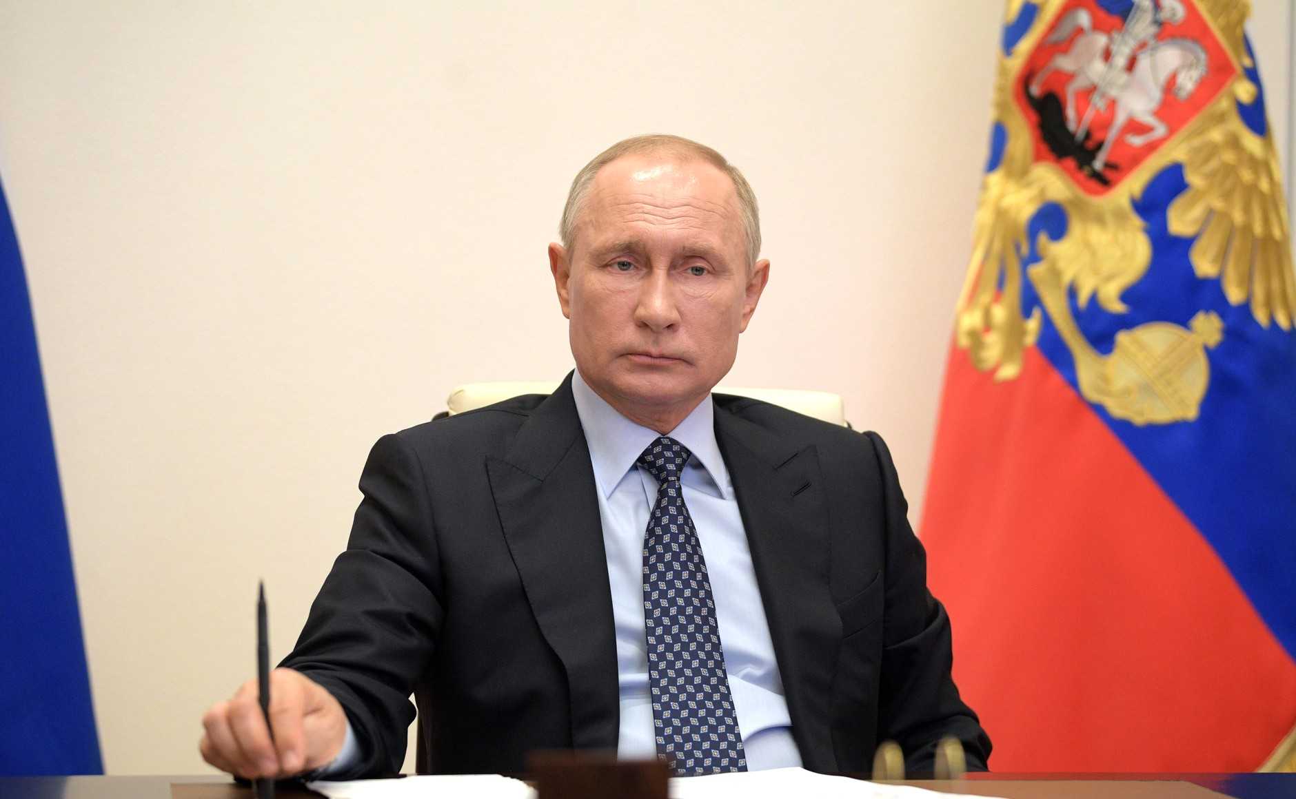 Опрос показал падение рейтинга Путина до исторического минимума