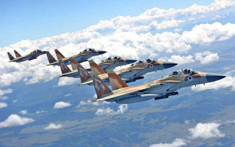 Израильская авиация начала бить по сирийской армии