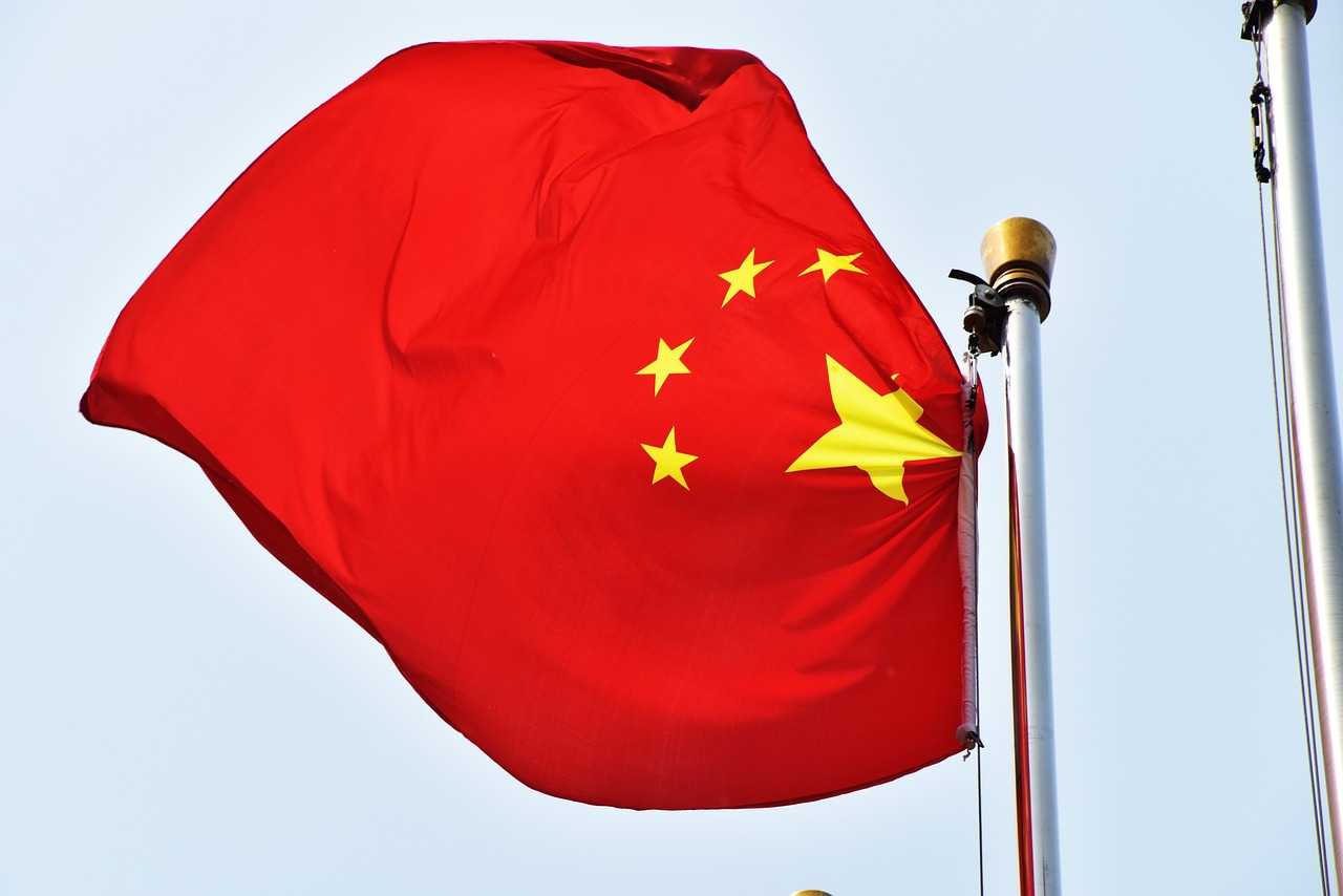 Китай пригрозил США ответными санкциями из-за указа Трампа по Гонконгу