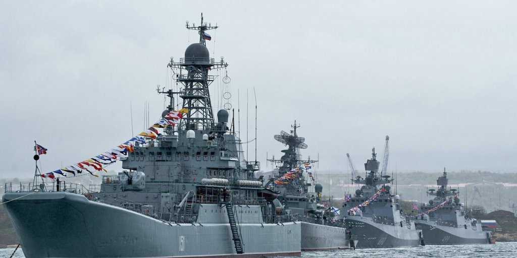 НАТО требует, что бы Россия спрашивала разрешение на проведение парадов